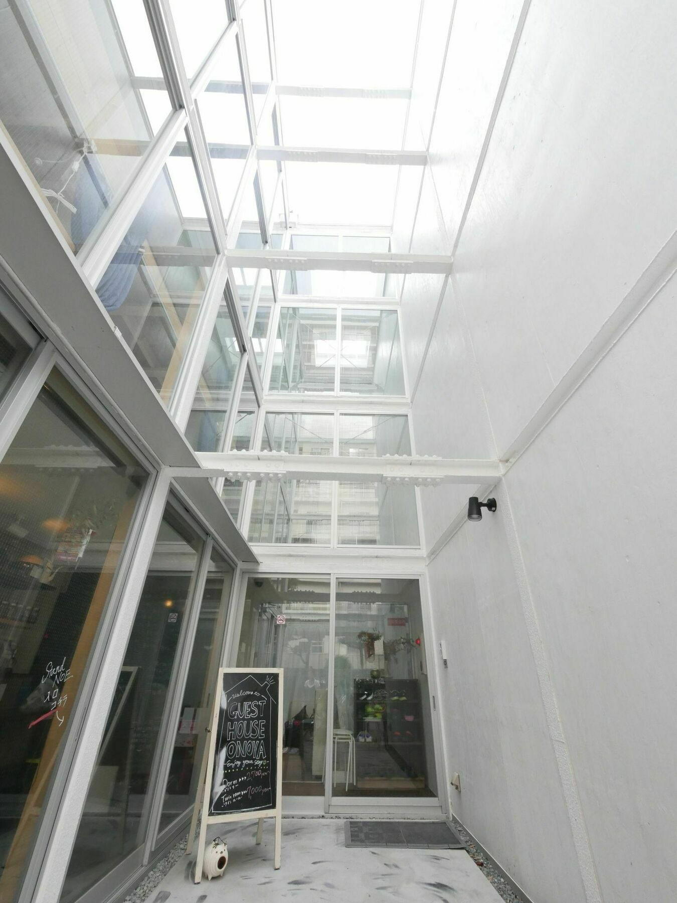 Guest House Onoya Osaka Bagian luar foto